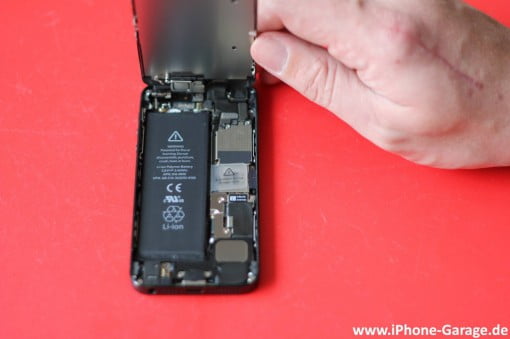 iPhone 5 Teardown 1