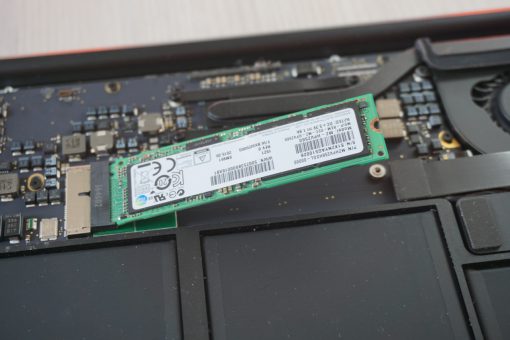 M.2 NVMe SSD in Adapter einsetzen MacBook Air