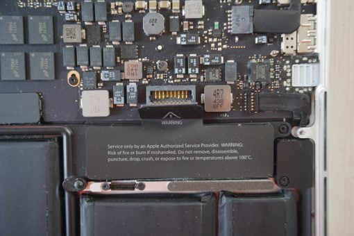 Akkuverbindung lösen in MacBook Pro Retina