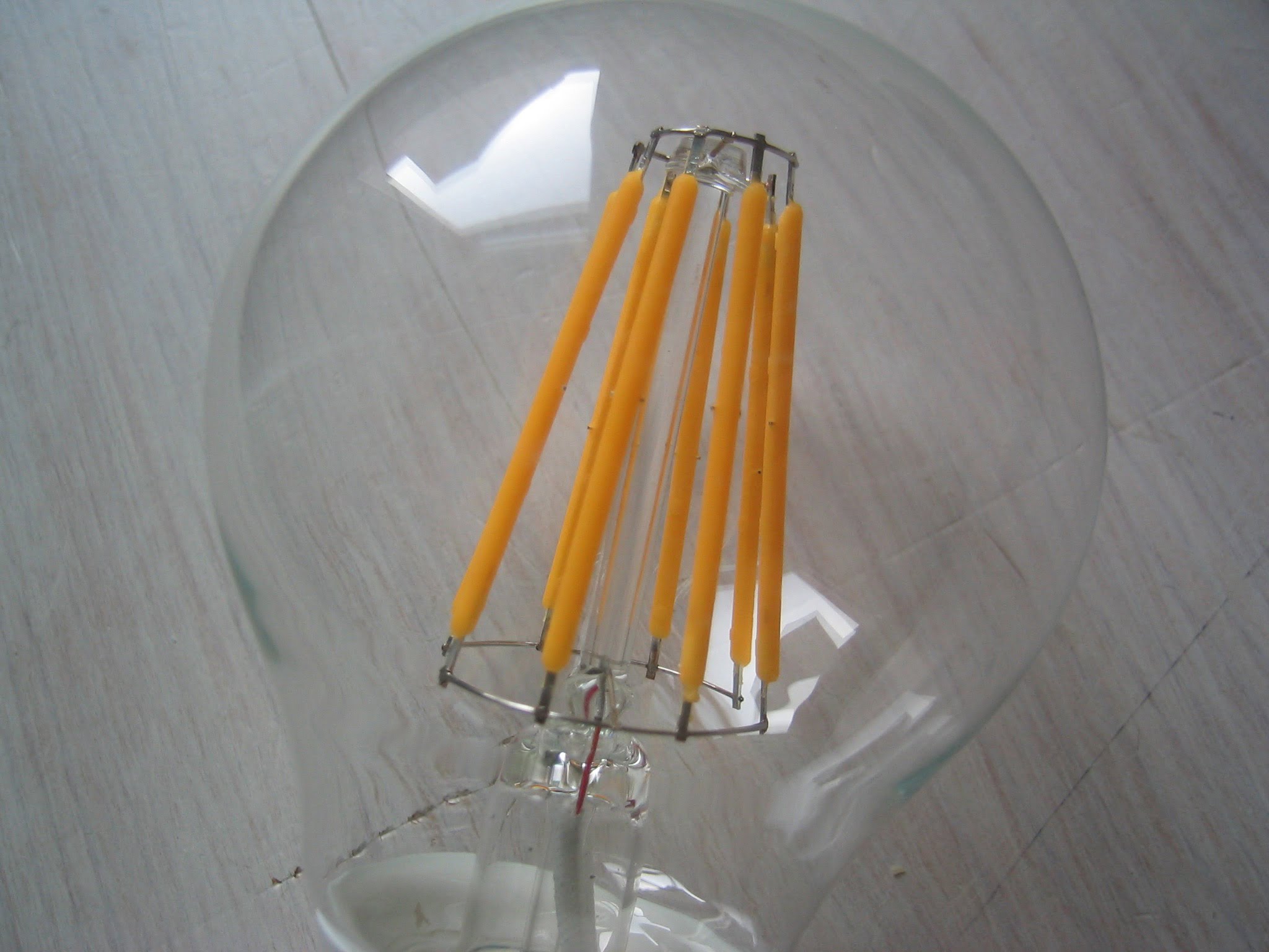 LED-Filament Glühlampen: Sparsame Glühbirnen mit schönem Licht
